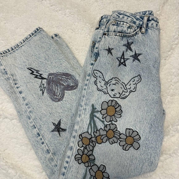 Forever 21 Angel Doodle Embroidered 90s High Rise Jeans Size 29 - Picture 10 of 11